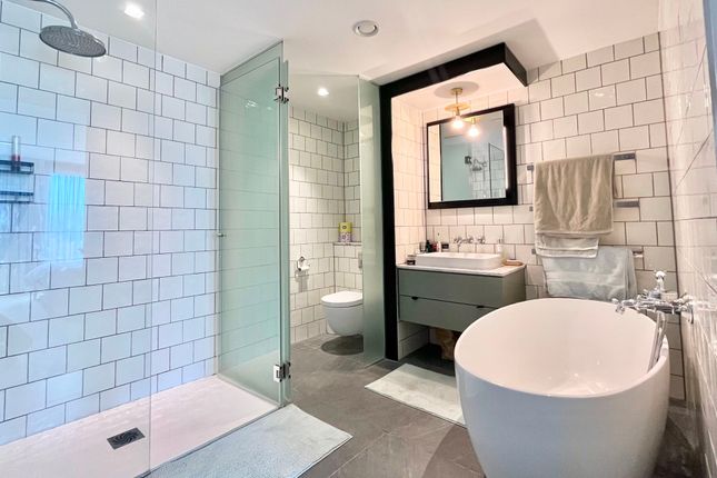 Flat 59, Queens Wharf, London photo 4