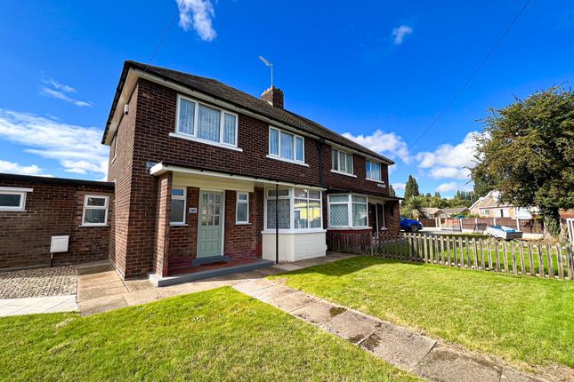 Thumbnail Semi-detached house to rent in Warwick Road, Scunthorpe