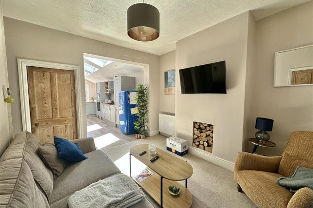 56, Clarence Road, Milton Keynes photo 3