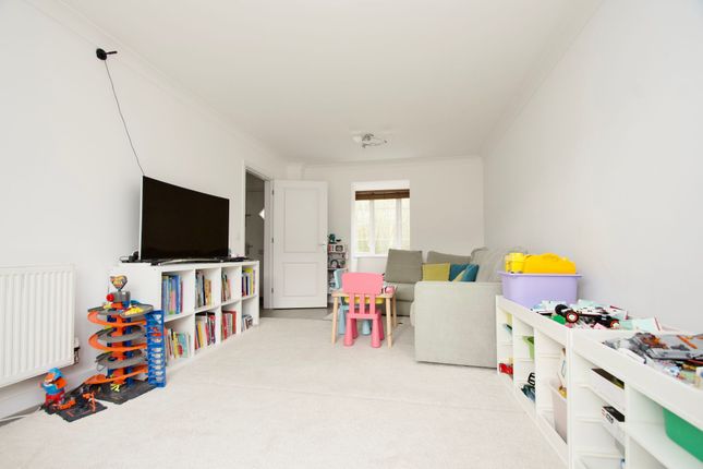 154 Stone Hill, St. Neots photo 3