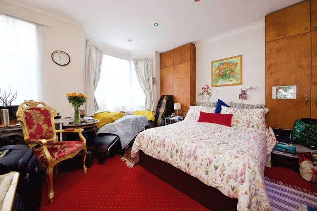 Flat for sale in Lechmere Road, Willesden