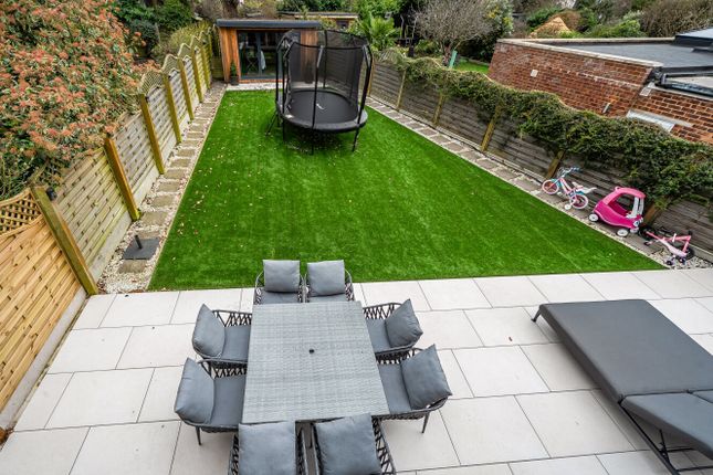 23, Barnet Drive, Kent photo 4