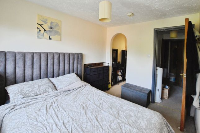 Tudor Close, Hatfield photo 5