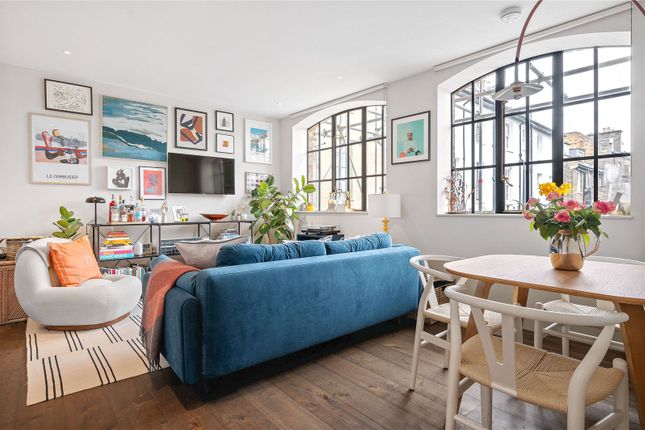 Flat for sale in The Old Bookbinders, 3 Barnsbury Square, London