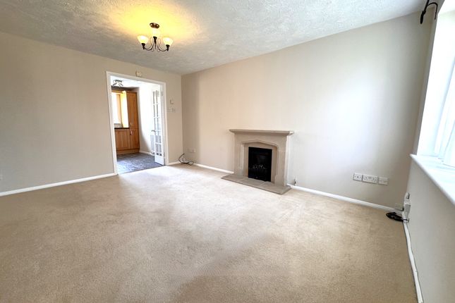 44, Coltsfoot Green, LUTON photo 3
