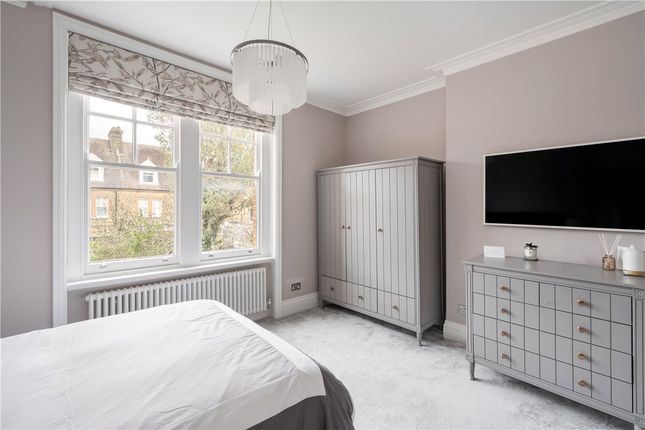 Flat for sale in Wexford Road, London