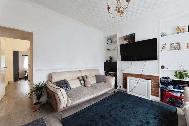14, Brettenham Road, London photo 3