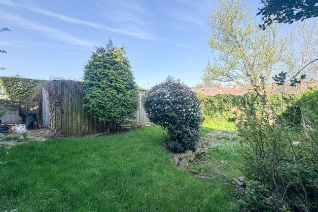 11, Coule Royd, Huddersfield photo 2