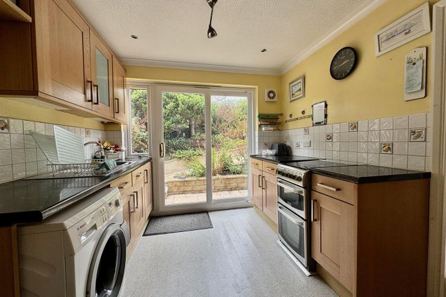 24, Huxham Close, Plymouth photo 3