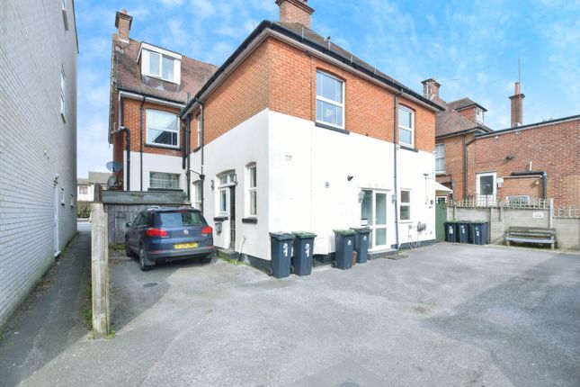 Flat 3, 398, Ringwood Road, Ferndown photo 3
