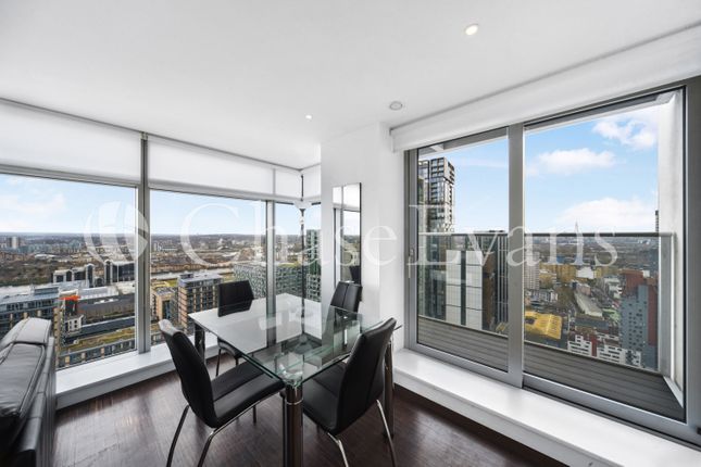 East Tower, Pan Peninsula, Canary Wharf photo 3
