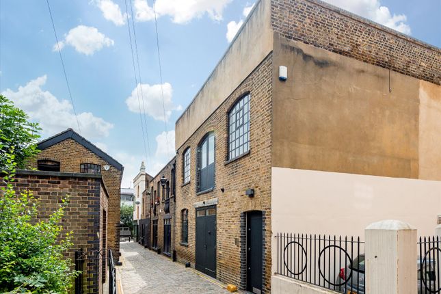 Terraced house to rent in Peary Place, Bethnal Green, London