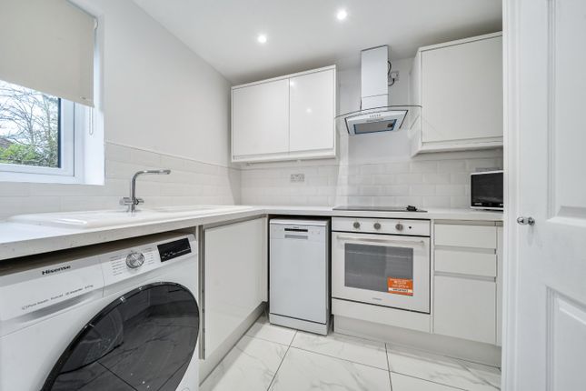 Flat 22, Baydon Court 2-8,, Durham Avenue, Bromley photo 4