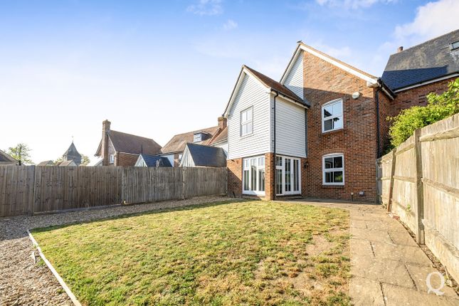 5, St. Pauls Court, Sittingbourne photo 3