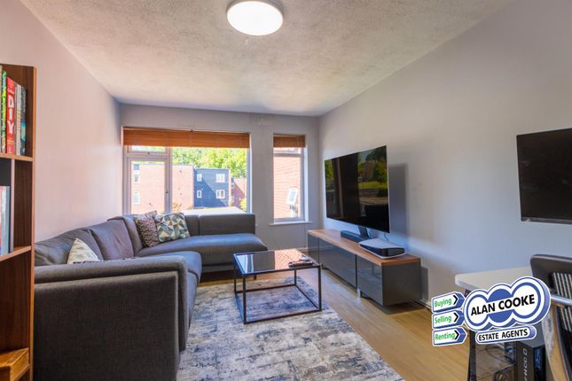 45, Blackmoor Court, Leeds photo 2