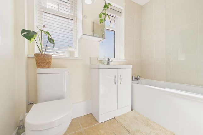 38 Creslow, Gateshead photo 4