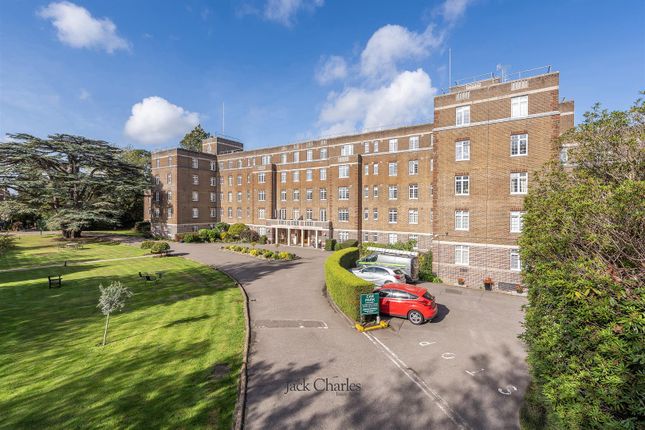 3-bed flat on Mount Ephraim, Tunbridge Wells, £400,000