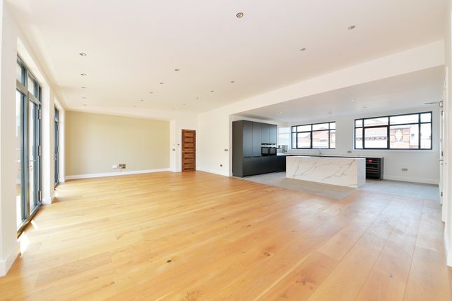 Flat for sale in Water Street, Birmingham