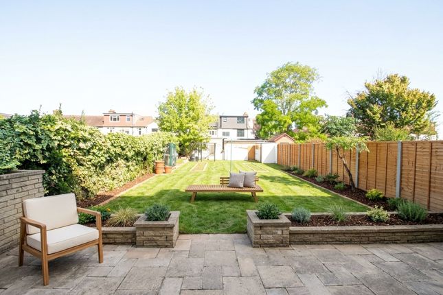 113 Upney Lane, Barking photo 4