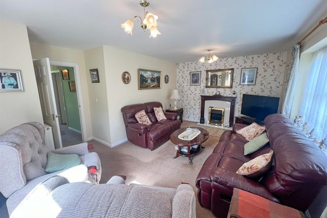 Detached bungalow for sale in Mountain View, Ruardean