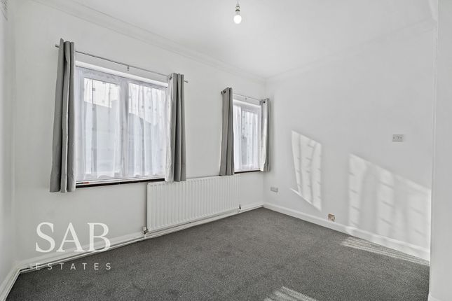 14a Greenway Gardens, Greenford photo 2