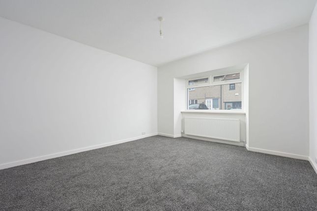 16 Brands Row, Cowdenbeath photo 4