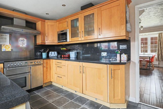 22 Repton Gardens, Southampton photo 4