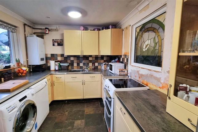 30, Raleigh Drive, Surrey photo 4