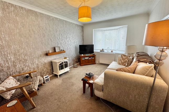 8 Orford Close, Stockport photo 2