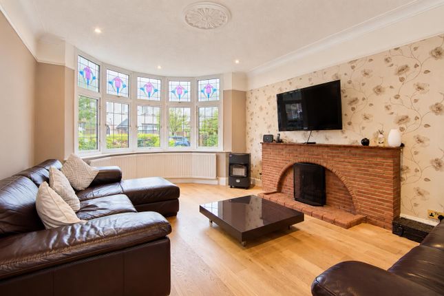 Netherfield Gardens, Barking photo 3