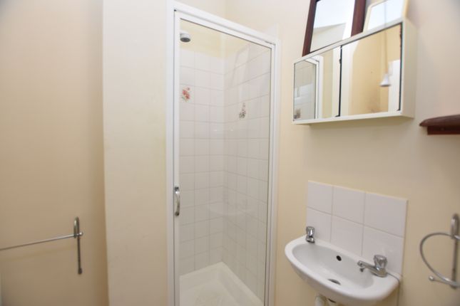 Flat 4, 2, Wickham Road, Beckenham photo 4