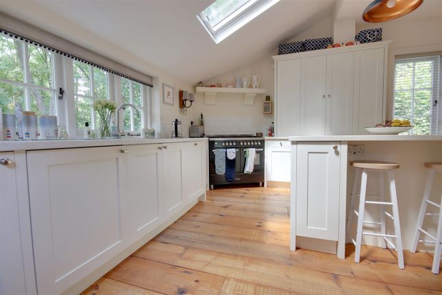Kitchen 3.Jpg