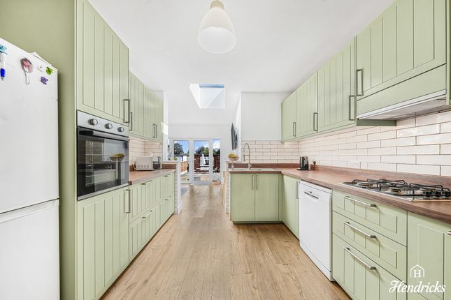 21, Carlingford Drive, Westcliff-on-sea photo 3