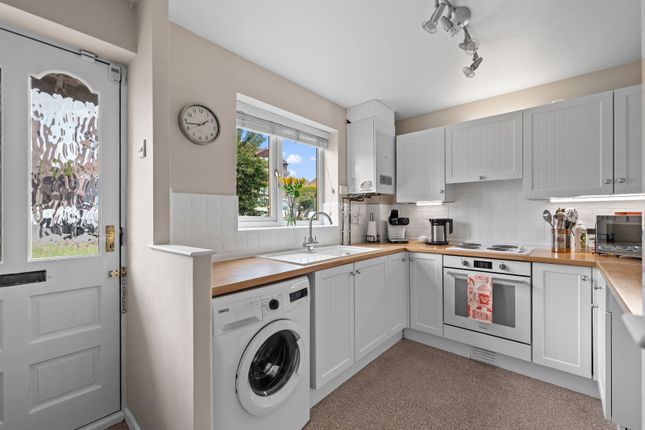 24, Hazelwood Drive, Mexborough photo 4