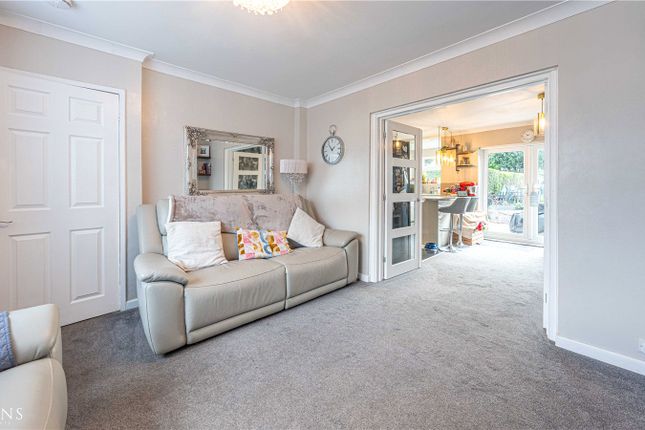 253, Camp Hill Road, Warwickshire photo 2