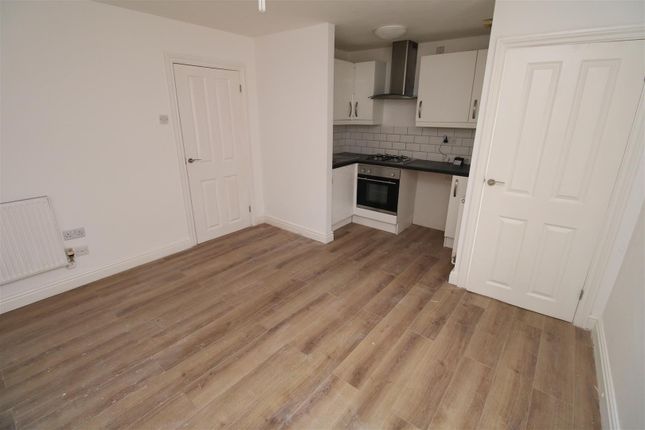 Thumbnail Flat to rent in Penybont Road, Cwmtillery, Abertillery