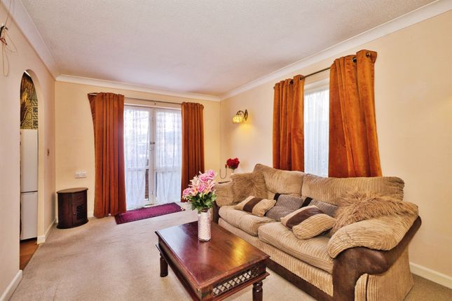 Flat 11, Homeville House, Hendford, YEOVIL photo 4