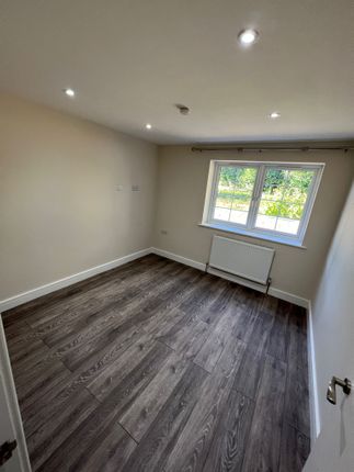 Harvil Road, Ickenham photo 5
