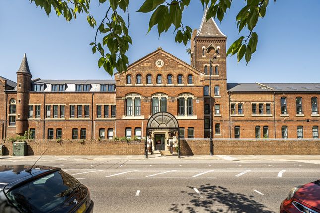 211, Bishops Court, St. Bartholomew'S Place, New Road photo 2