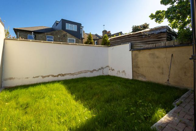 96 Maynard Road, London photo 2