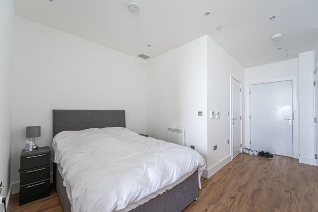 Westgate House, Ealing photo 3