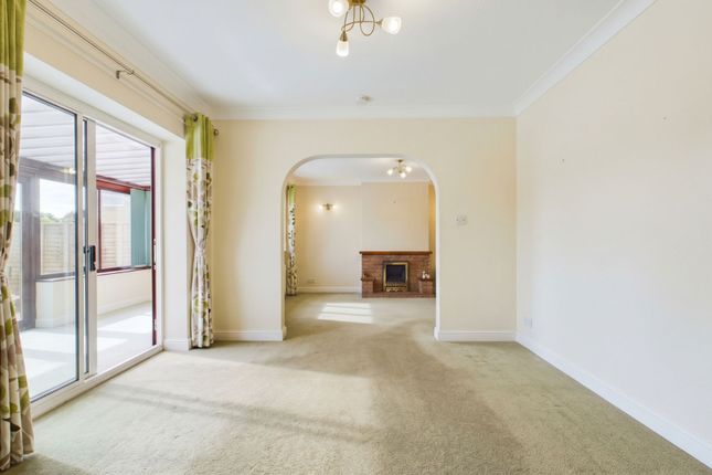 76 Grange Crescent, Lincoln photo 2