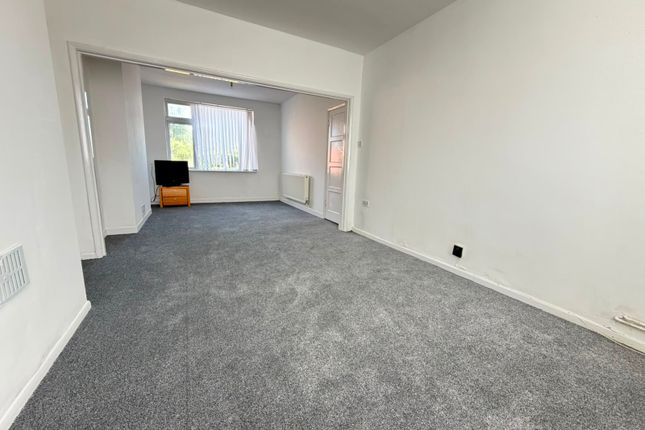 20, Hylion Road, Leicester photo 3