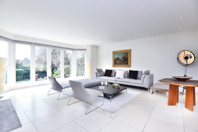 9, Parklands Drive, London photo 4