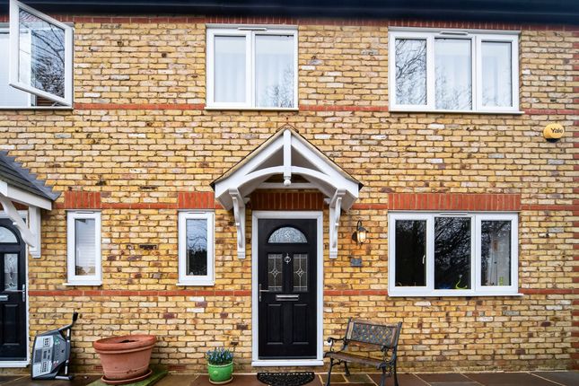 92, Eastbrook Road, Waltham Abbey photo 2