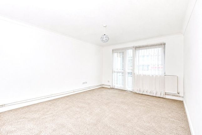 20, The Birches, London photo 2