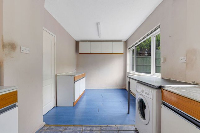50 Douglas Avenue, Nottingham photo 4