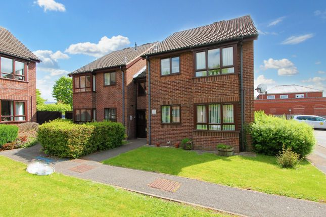 Flat for sale in St Pauls Close, Oadby, Leicester