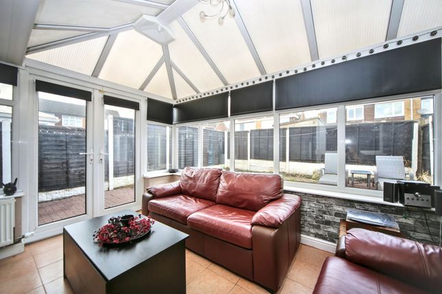 27 Darley Road, Wigan photo 4