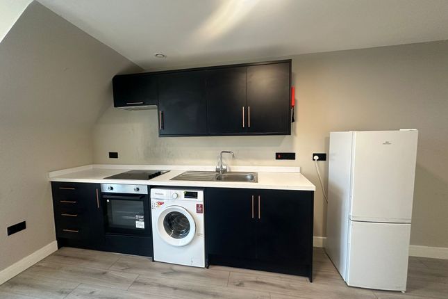 Studio flat on Flat 6 43A High Street, Leicester, £725/mo